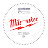 Cirkelsågklinga med rött "Milwaukee"-märke och texten "Ø 216 x 30 mm", omgiven av symboler och teknisk information.