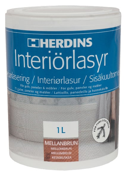 Burk med Herdins Interiörlasyr, etikett i blått och vitt, 1 liter, färg mellanmörk brun.