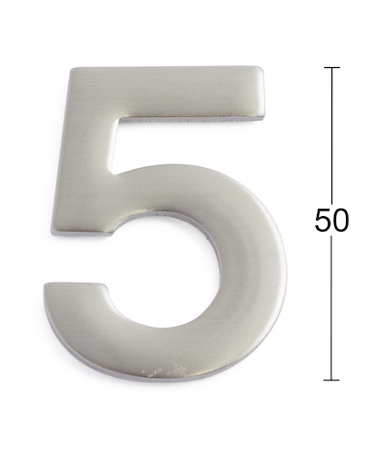 Siffran 5 i silverfärg med en höjdmarkering på 50 enheter på höger sida.