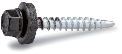 Svart farmarskruv med sexkantshuvud och bricka. Spiralgängad i metall, spetsig ände. Ligger mot en vit bakgrund.