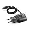 Svart väggadapter med europeisk tvåstiftskontakt och svart kabel. Flera symboler och märkningar syns på adaptern.