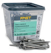Plastburk med terrasseskruv, etikett visar specifikationer: 4,2x55 mm, T20, C4, för 28 mm trall, 250 st.